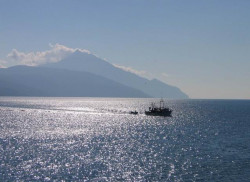 jarek 
The wiev of the Holy Month Athos from the see 
77 
2005-11-14 08:38:39
