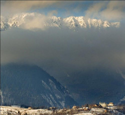 fotografu 
landscape with a church and  mountins 
2006-01-22 08:27:21