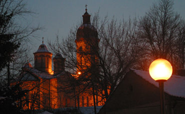 Crkva u Loznici nocu