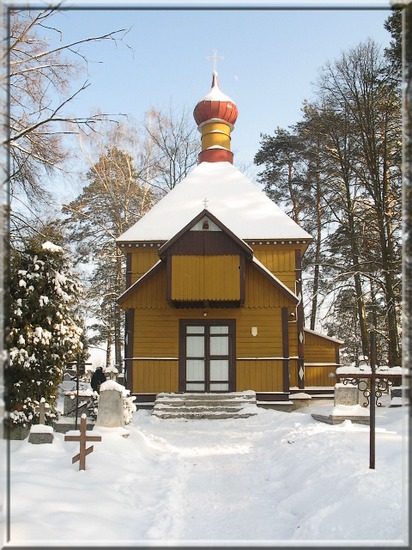 Cmentarna kaplica w Białowieży