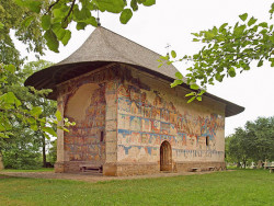 fotografu 
The saint church of Arbore 
2006-06-24 20:24:57