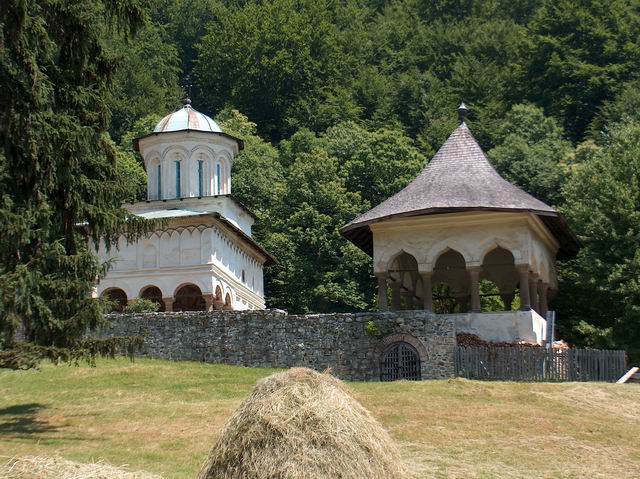 Mânăstirea "Hurezi", biserica de la bolniţă