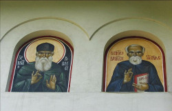 miha 
Father Justin Popovici and Father Dumitru Staniloae, external fresco 
2006-07-20 22:00:41