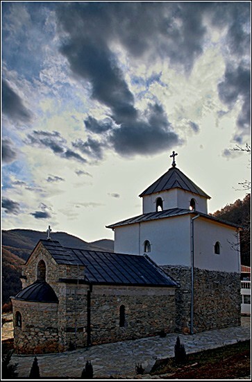 Децембар у Петковици-Decembar in Petkovica monastery