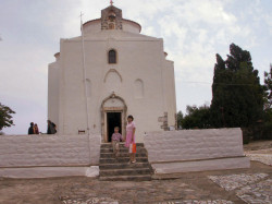 labyrinth_gr 
Monasterie of Panagia Evagelistria in Ieraka - South Lakonia - Greece 
2006-12-12 23:19:43