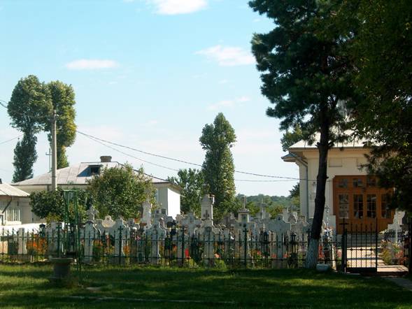 Biserica mica si cimitirul Man. Pasarea