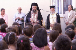 labyrinth 
Blessing with Holy water, the first day of new school season 
2007-09-30 21:31:46