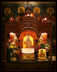 miha 
Baldachin with holy relics of Saint Nektarios, Radu Voda Monastery, Bucharest 
2007-11-09 13:10:57