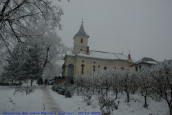 iuli4n 
biserica din Perieni  Iasi 
2008-01-05 18:54:13