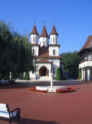 ecaterina 
Biserica cu hramul "Nasterea Maicii Domnului" de la Sf.Manastire Recea, judetul Mures 
2008-02-02 05:28:46