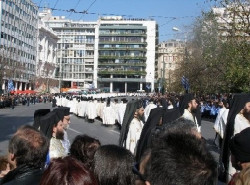 skoufisy 
Archbishop Christodoulos funeral - Priests procession 
2008-02-02 08:58:51