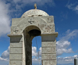 thiv56 
Καμπαναριό στον Βόρα - Bellfry on Kaimaktsalan's peak 
2008-10-09 09:32:52