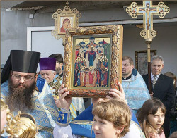 Aimilianos 
Wsie upowanije moje na Tia wozłahaju, Mati Bożyja, sochrani mia pod krowom Twoim. 
2008-10-14 16:18:41