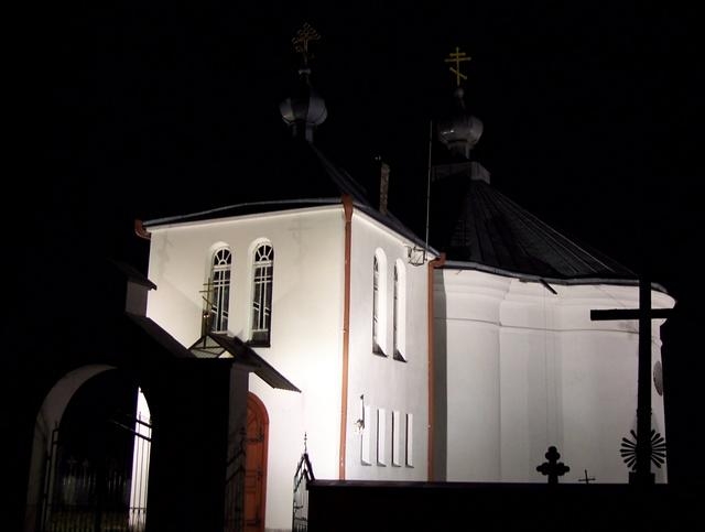 Cerkiew Św. Jerzego w Siemianówce nocą