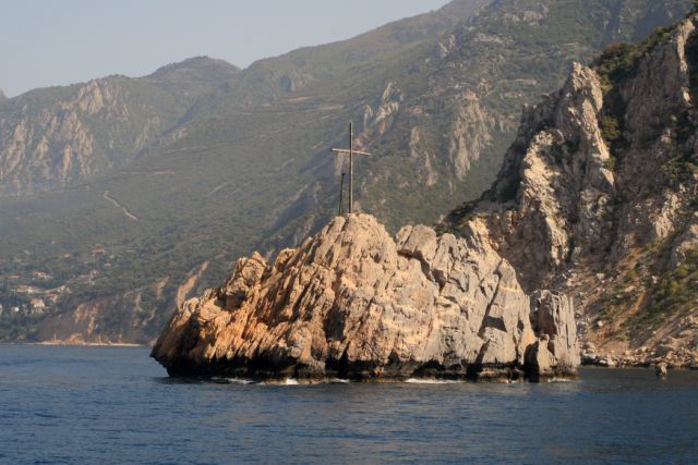  Σταυρός  στο  Άγιον Όρος Ηolly cross in Mount Athos 