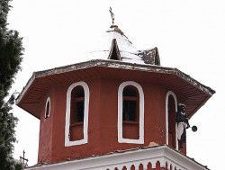 thiv_col_Athos 
Χιόνια στην Ι. Μονή Ιβήρων - Snow at Iveron H. Monastery 
2009-01-02 10:04:49