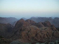 slavoubl 
quietness....sinai mountain 
2009-01-26 23:11:39