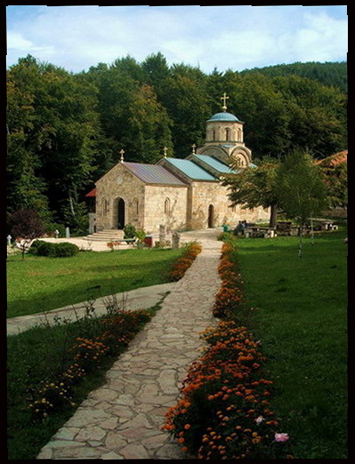 Манастир Светих Архангела - Тресије