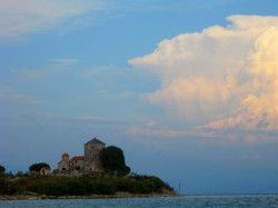 Александар 
...манастир и острво Морачник на Скадарском језеру 
2009-09-23 10:11:51