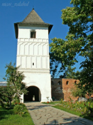 nicos_valahul 
Mănăstirea Strehaia - Judeţul Mehedinţi - Turnul de la intrare. 
2009-09-23 22:15:28