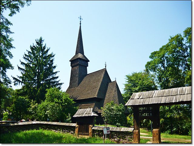 Biserica de lemn la Muzeul Satului din Bucuresti 