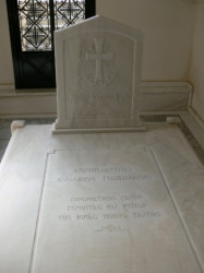 traveller 
The grave of father Evsevios Giannakakis 
2010-02-27 21:28:37