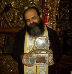 Boris_SZ 
Saint John Chrysostom - relics, Vatoped monastery 
2010-05-20 18:34:37