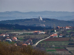 Tomislav 
Šumadija - Pogled iz porte obnovljenog manastira Brezovac kod Aranđelovca 
2010-05-20 22:42:46