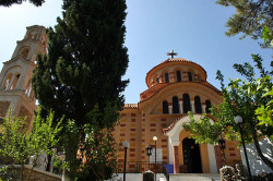 alik 
Church of Agios Nektarios, Rhodes 
2010-07-22 13:21:06