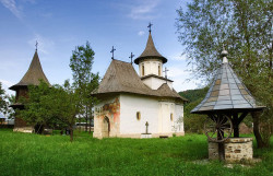 Lucia 
Pătrăuţi Monastery,  
2010-10-19 18:57:16