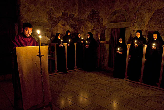 Veliko vecernje u manastiru Gradac