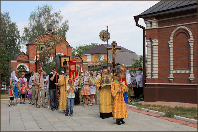 Сергиев день. Престольный праздник Крестный ход. 