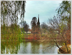 Florina 
Biserica de la Muzeul Satului din Bucuresti vazuta din Parcul Herastrau 
2010-12-01 09:34:45