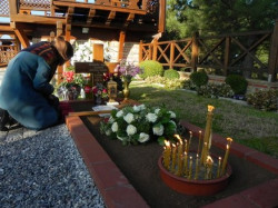 Demetrios 
Elder Paisios' Grave, Souroti, Thessaloniki, Greece 
2011-01-15 22:34:37