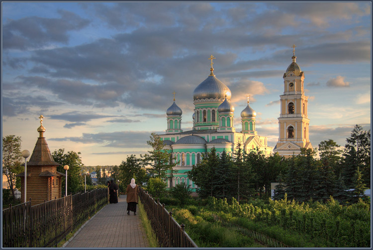 Канавка Царицы Небесной в Дивеевском монастыре