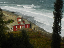 Demetrios 
Παρεκκλήσιο στην παραλία της Ι.Μ. Ιβήρων | Chapel on the beach of Iveron Monastery - Mt. Athos 
2011-11-26 18:56:42