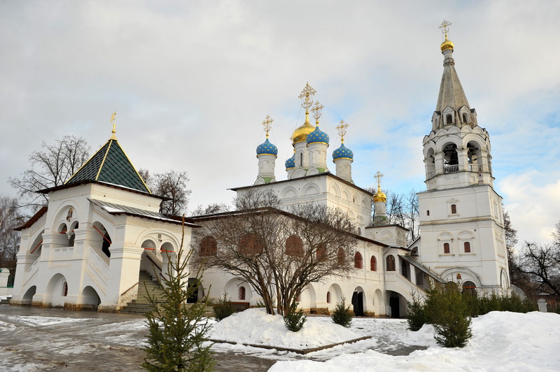 Храм Благовещения Пресвятой Богородицы со часовней Мефодия и Кирилла