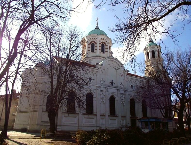 храм "Свети Николай Мирликийски и Свети цар Борис" 