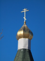 angus 
A clear blue Colorado Sky, the tower of Holy Transfiguration OCA Cathedral 
2012-01-15 02:47:50