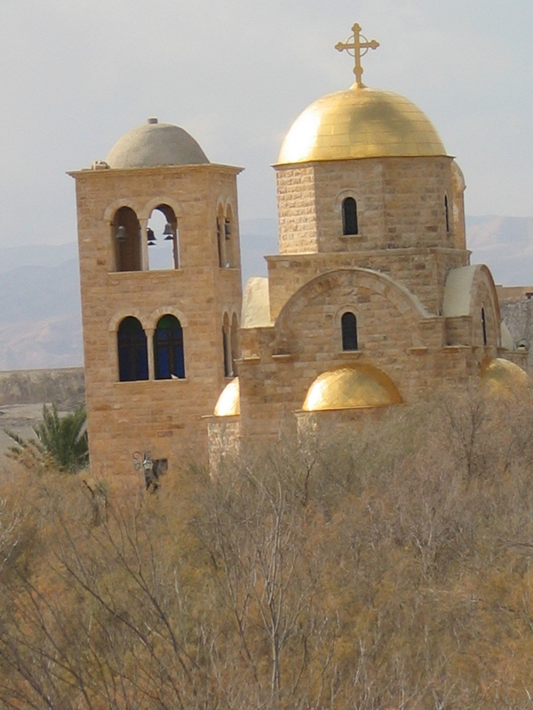 Cerkiew nad Jordanem kolo miejsca chrztu Jezusa Chrystusa