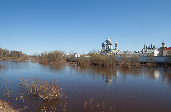 Широко разлилась речка Тихвинка / Tihkvinka river