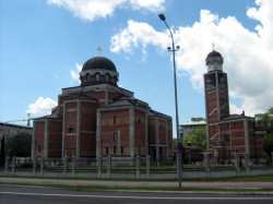 Nesko 
Храм Св. Димитрија Солунског у центру Новог Београда 
2012-07-13 11:57:50