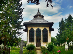 Florina 
Biserica din cimitirul Manastirii Caldarusani 
2012-08-14 11:08:37