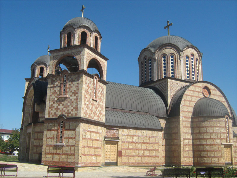 Храм Св.три Јерарха у Пожеги 