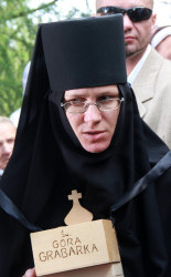 jarek1 
Collecting money in Grabarka Monastery 
2012-09-25 22:03:11