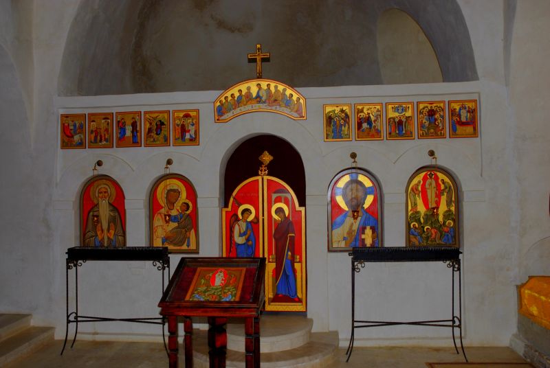 Ikonostas w skalnym monasterze David Garedża