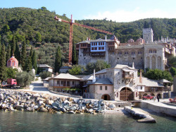 Nesko 
Манастир Дохијар, Света Гора--Monastery Dohiar Athos 
2012-12-26 21:33:12