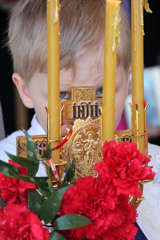 Paschal procession in Zwierki monastery - people...