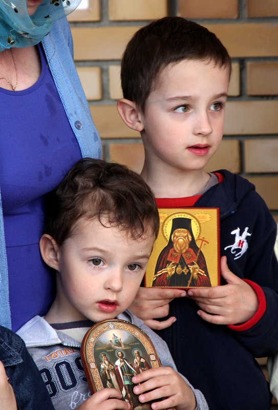 Paschal procession in Zwierki monastery - people...