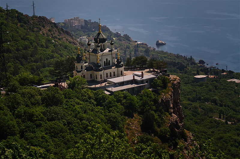 На скале / On a rock